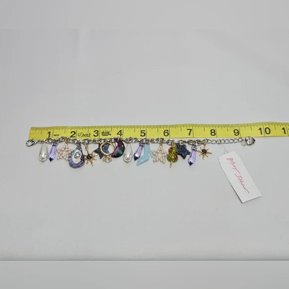 Betsey Johnson Charm Bracelet #959 - Picture 12 of 16